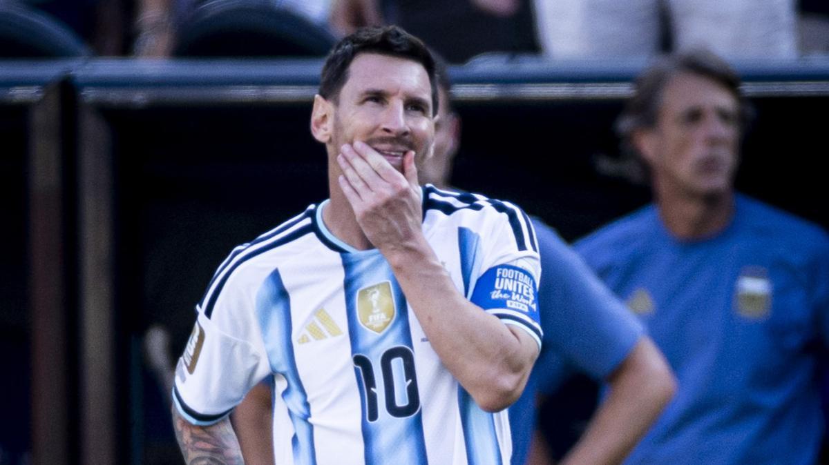 Argentina, omaggio a Messi dopo l'annuncio del ritiro: tutte le gare si fermeranno al 10'