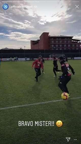 VIDEO - Numero esilarante di Mario Rui, tunnel a Davide Ancelotti: grasse risate in allenamento!