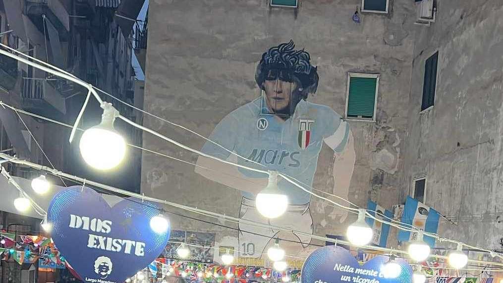 Compleanno di Diego, le celebrazioni al Largo Maradona