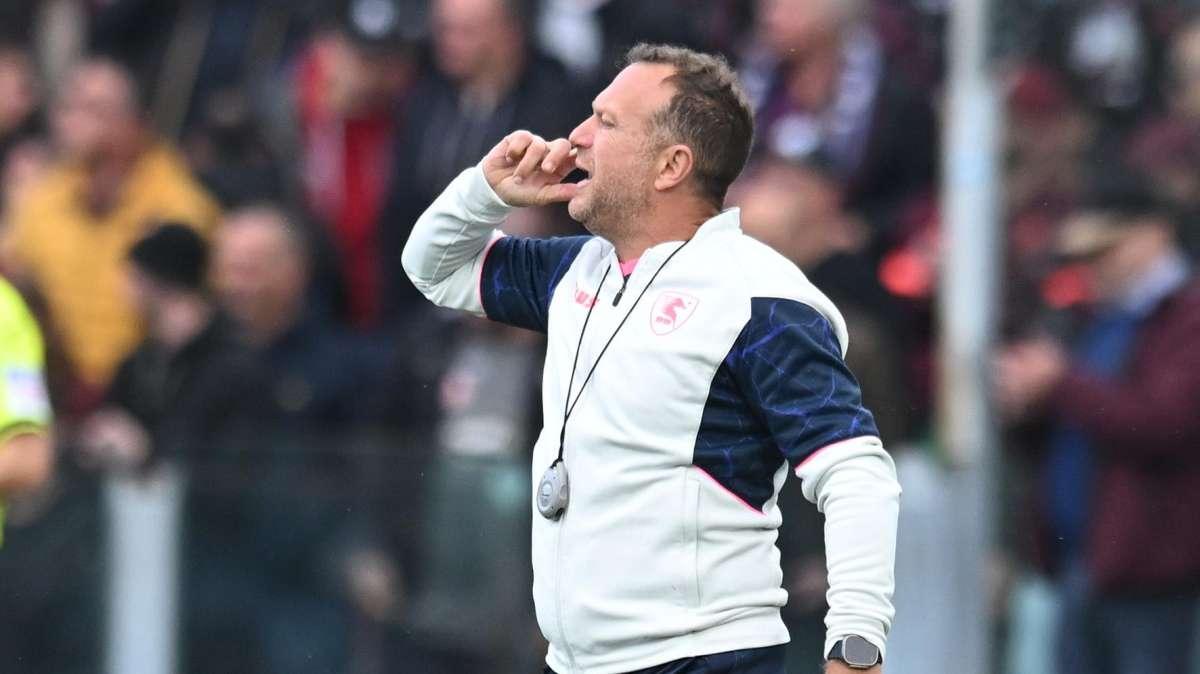 Salernitana in piena crisi e a rischio retrocessione in C: arriva l'ennesimo esonero
