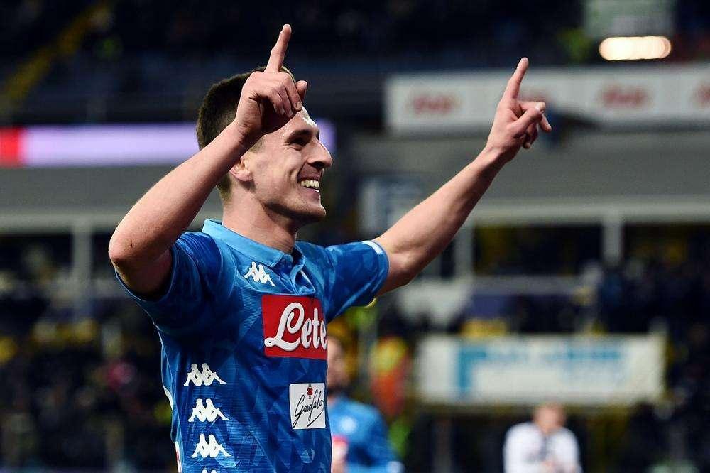 Il Napolonia cala il poker, ma soprattutto si rivede la cattiveria giusta. Milik doppietta da bomber vero