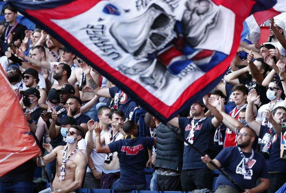 Mancato rispetto norme Covid, tifosi del PSG finiscono sotto accusa 