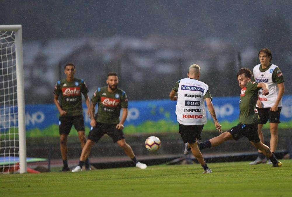 RILEGGI LIVE - Dimaro, day 1: breve discorso di Ancelotti, esercitazioni e partitina vinta 4-0 dai bianchi