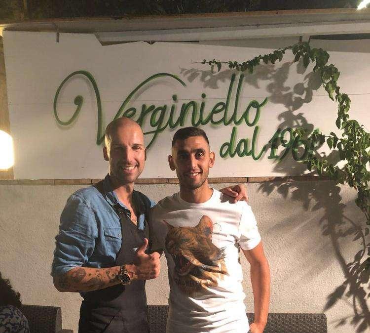FOTO - Ghoulam a Capri: cena e ringraziamento social per un noto ristorante dell'Isola