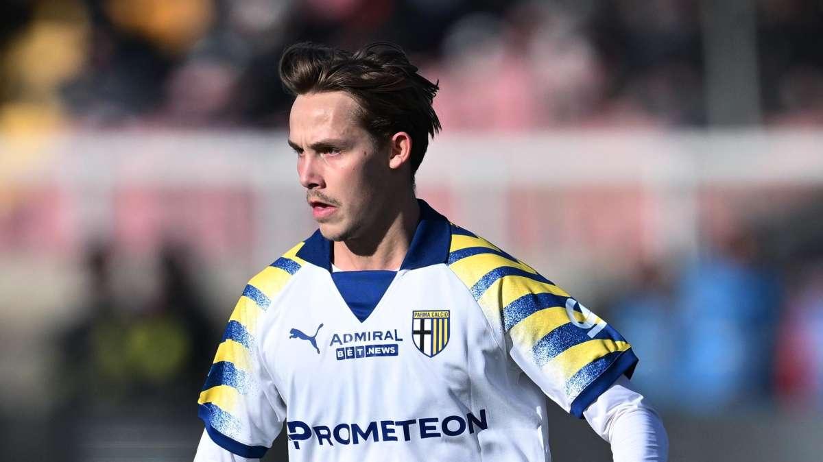 Parma, i convocati di Cuesta per il Napoli: c’è Ondrejka, tornano due attaccanti