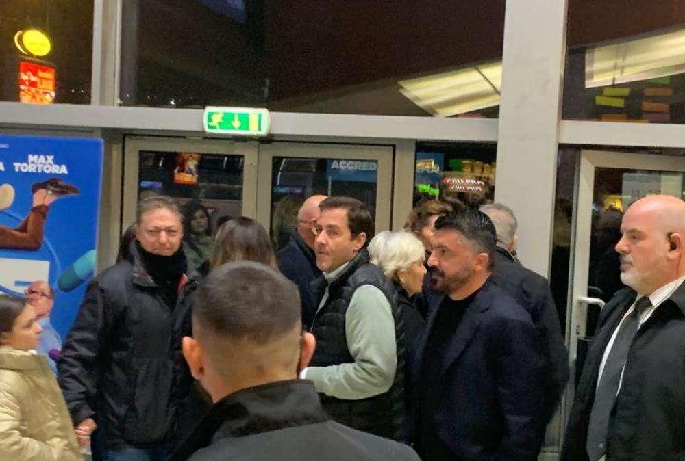 VIDEO - Ovazione per Gattuso: squadra riunita al cinema per il nuovo film di ADL