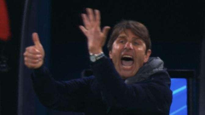 Conte si sgola nel finale di Napoli-Milan: "Vieni dentro! Ho detto 5-4-1, non 6!"