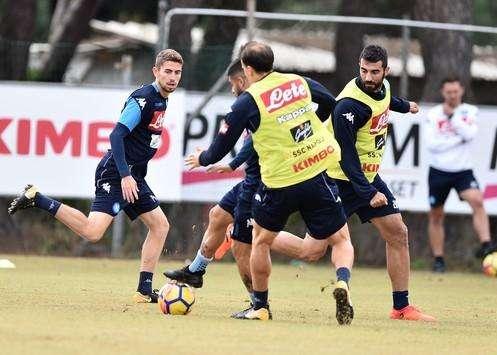 FOTO - Ultime da Castelvolturno: lavoro atletico e tecnico-tattico, c'è anche il febbricitante Albiol