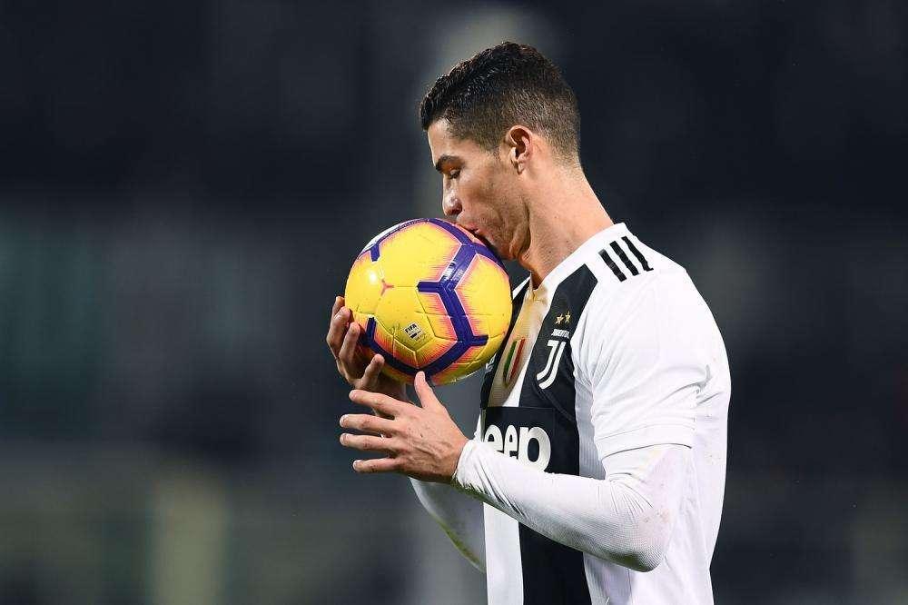 FOTO - Cr7, le sorelle choc sul Pallone d'oro: "Che marciume, figli di put.... Mondo mafioso"