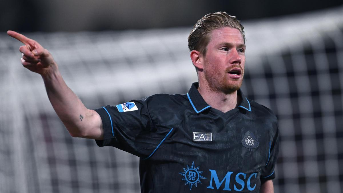 Doppio cambio per il Napoli: entra De Bruyne e Vergara