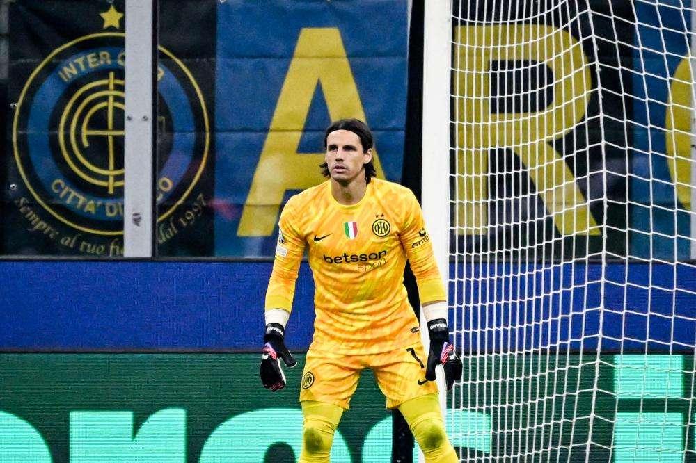 Inter, Sommer operato al pollice della mano destra: i tempi di recupero