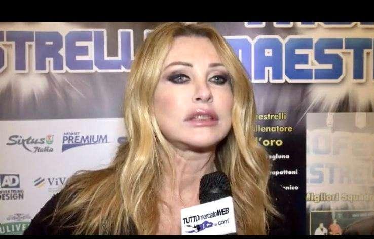 Paola Ferrari attacca Melissa Satta: "Alimenta stereotipi, erbaccia televisiva da estirpare"