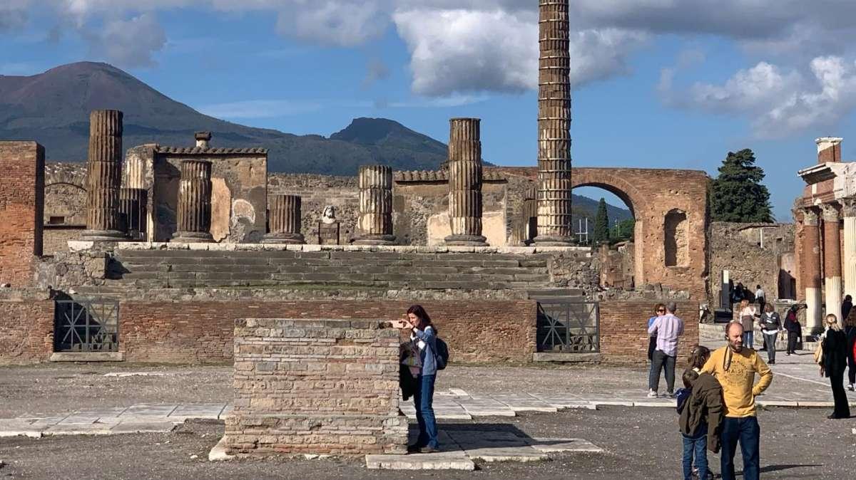 Boom musei in Campania, ieri un terzo dei visitatori totali: Pompei batte Uffizi e Colosseo