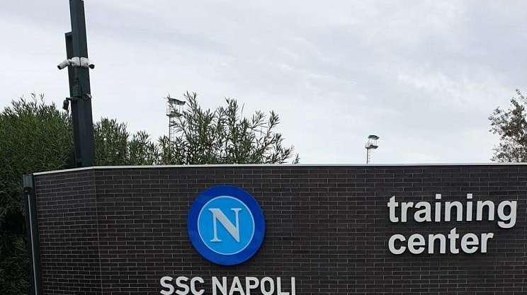 RILEGGI LIVE - Caos Napoli: comunicato duro contro la squadra, responsabilità affidata ad Ancelotti e silenzio stampa