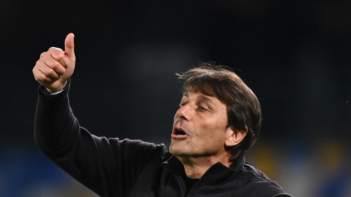 Napoli-Bologna, le formazioni ufficiali: le scelte di Conte e Italiano