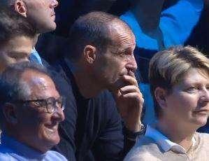 VIDEO - Allegri fischiato alle ATP Finals quando le telecamere lo inquadrano 