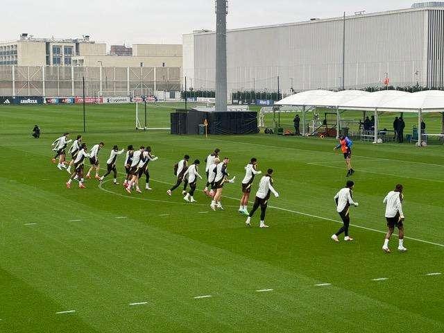 Juve, Kolo Muani si allena con i compagni: lotta contro il tempo per tesserarlo per il Napoli