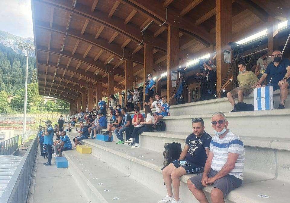 FOTO TN - Lo stadio di Carciato va riempiendosi: sale l'attesa per la prima del Napoli