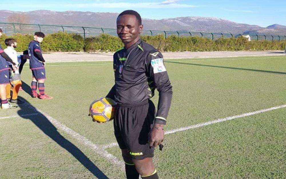 Il primo migrante-arbitro è in Campania: il debutto nelle giovanili di Mustapha Jawara