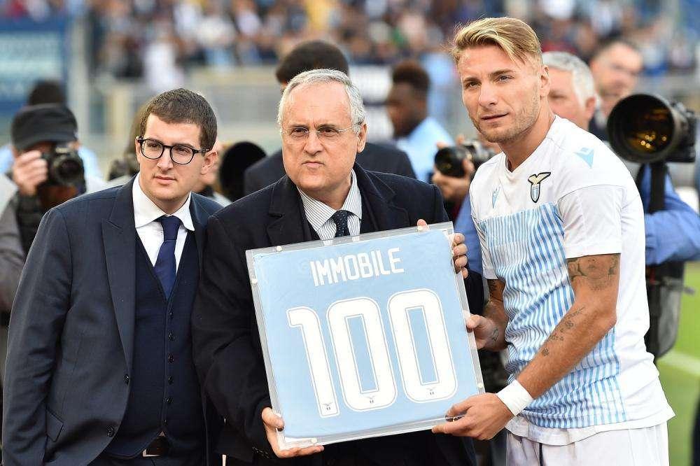 La Lazio celebra il Napoli sui social: "Complimenti per la Coppa Italia!"