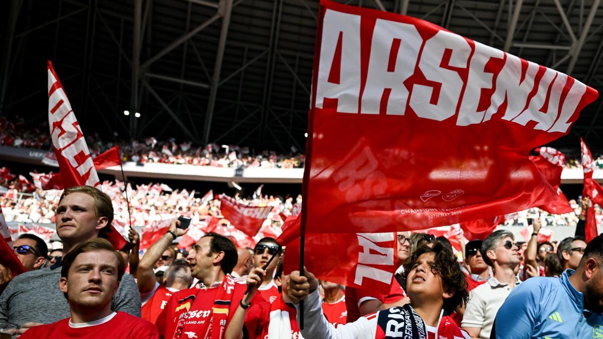 Napoli-Arsenal ad alto rischio ordine pubblico: ecco quanti saranno i tifosi inglesi
