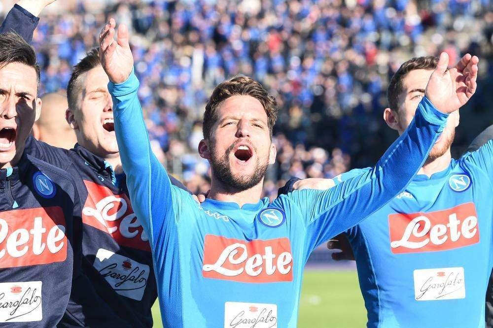 VIDEO - Mertens ai quarti: il Napoli si complimenta con le immagini del fantastico gol all'Atalanta