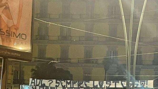 FOTO - Altro striscione offensivo contro ADL: "Sempre lo stesso. Non parlare, chiudi il cesso!"