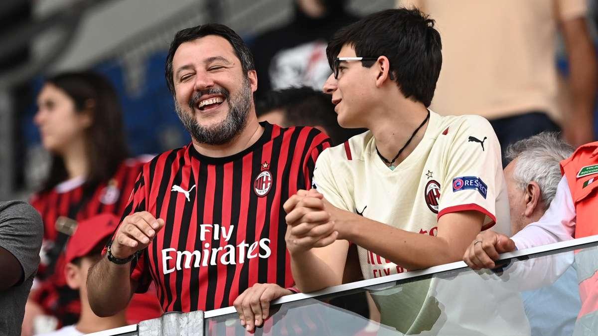 VIDEO - Lo sfottò di Salvini: "Napoli più forte, ma stasera... 1, 2, 3, 4"