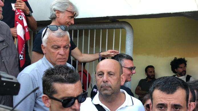 Sindaco Bari festeggia la promozione: "Grazie De Laurentiis! E' il primo passo, ma intanto realtà come Avellino e Modena non risalgono"