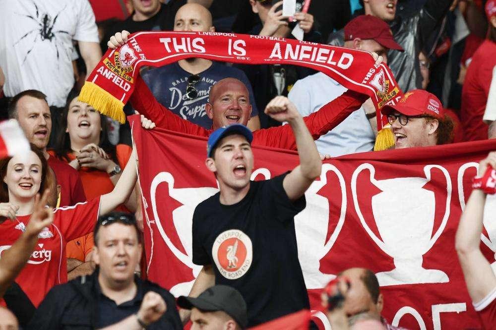 Il sito del Liverpool elogia il Napoli: "L'orgoglio di essere la seconda forza italiana, a 13 anni da 6 stagioni tra B e C"