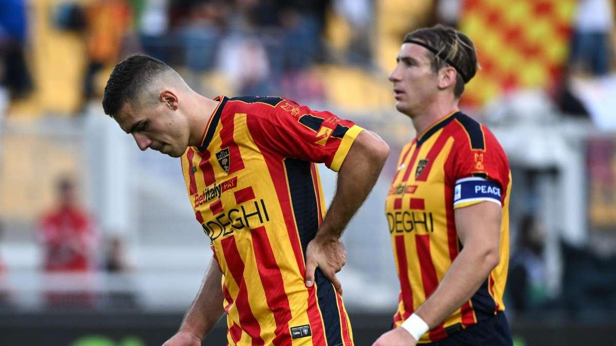 Baschirotto risponde all'autogol di Gallo: il Lecce riacciuffa il Venezia e torna a far punti