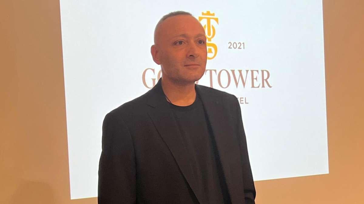 “Conferenza surreale”, “Ha peggiorato la situazione”, l’agente di Di Lorenzo riaccende le polemiche sui social
