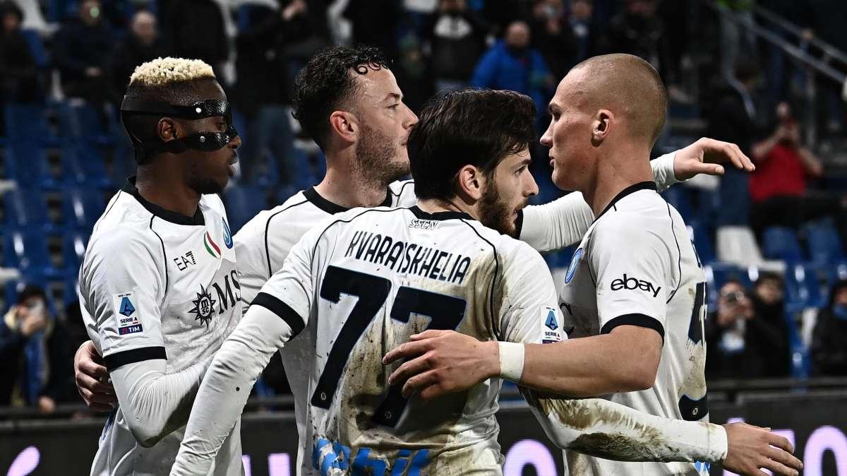 Gazzetta - Napoli ancora in corsa per la Champions e lancia un segnale al Barcellona