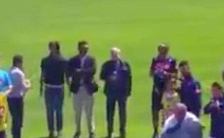 VIDEO - "Chi non salta è juventino", sui social spopola la clip di Sarri contro i bianconeri