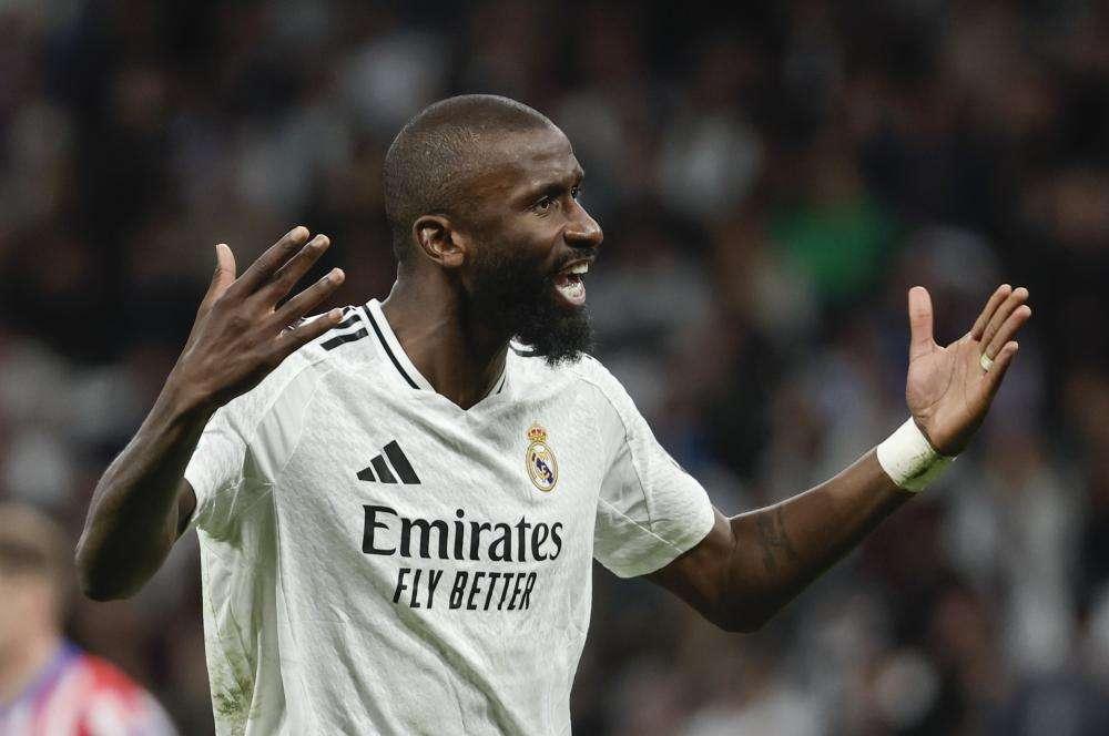 Uefa apre indagine contro 4 calciatori del Real Madrid: il motivo