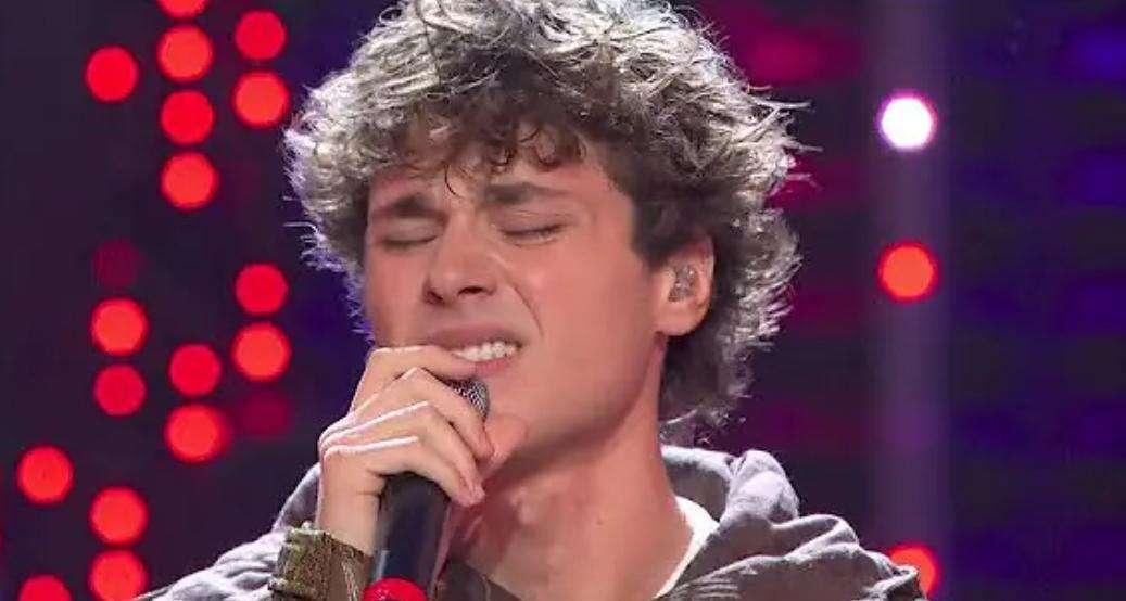 Sanremo 2025, il napoletano Settembre vola in finale nelle Nuove Proposte!