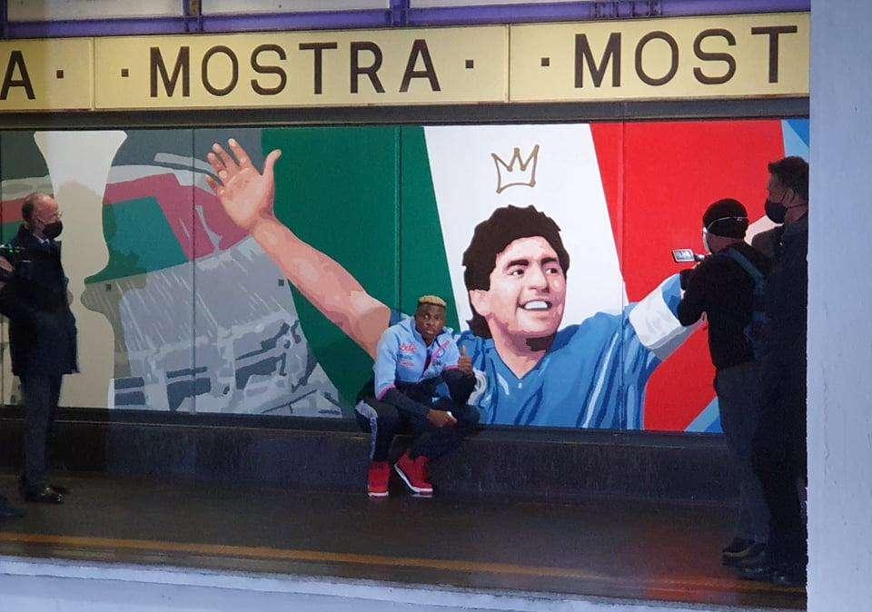 VIDEO - Bel gesto di ADL alla stazione Mostra-Maradona: "Bisogna aggiungere Ferlaino!"