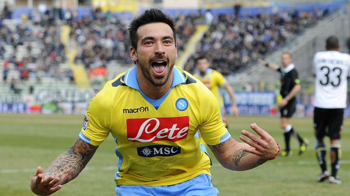 FOTO - Lavezzi carica il Napoli sui social: "Azzurro fino alla lingua"
