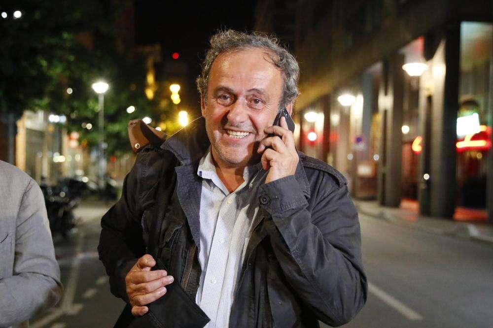 Platini contro la Var: "Penso che è una bella cagata!"