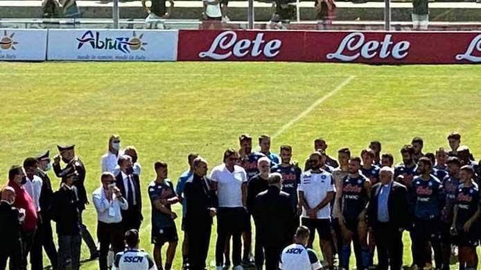 FOTO - Penultimo giorno di ritiro, torta per gli azzurri: "Grazie Castel di Sangro!"