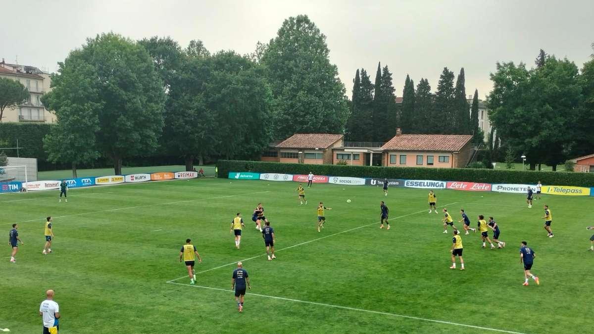 Italia, rifinitura in vista della Bosnia: differenziato per Meret e Barella