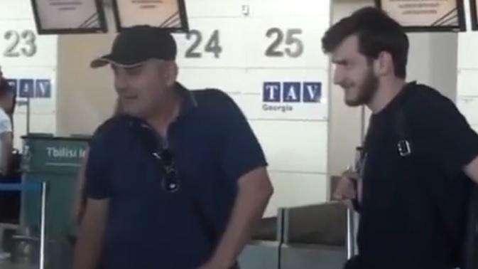 Kvaratskhelia in partenza per l’Italia: “Che emozione, so che i tifosi mi aspettano”