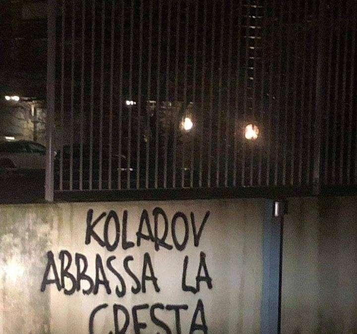 FOTO - Alta tensione a Roma, in città sbucano scritte ingiuriose contro Kolarov: "Croato di me..., abbassa la cresta!"