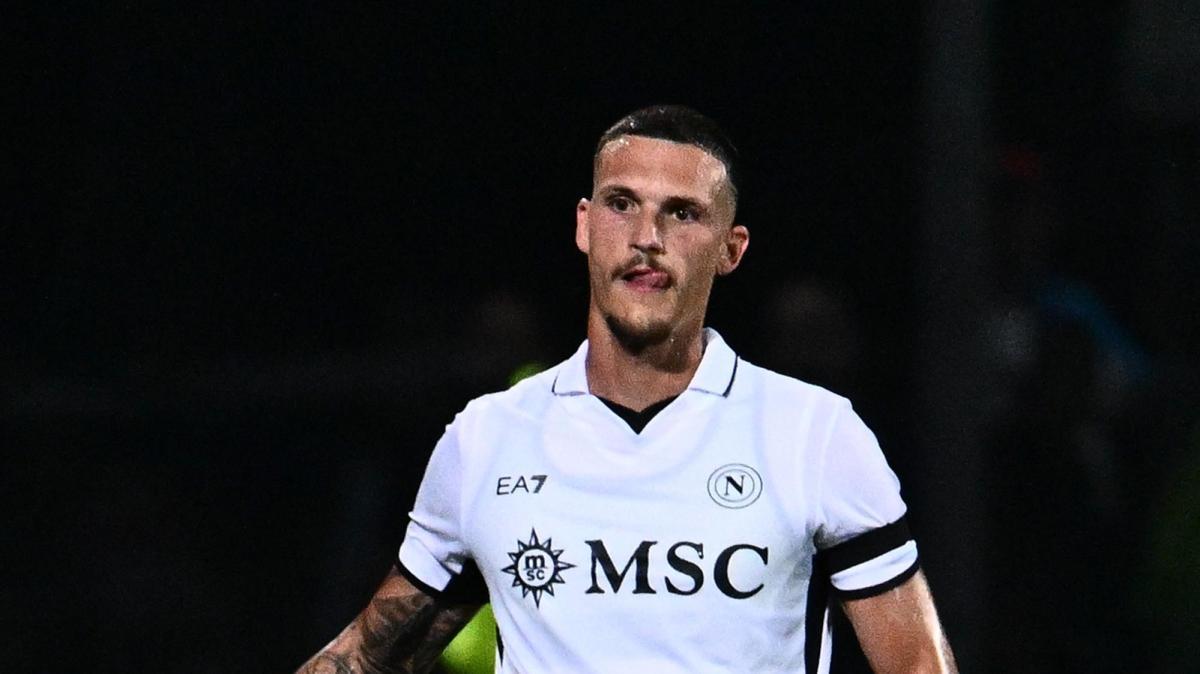 Rafa Marin-Real a gennaio? No, resta a Napoli: a Madrid puntano sui canterani