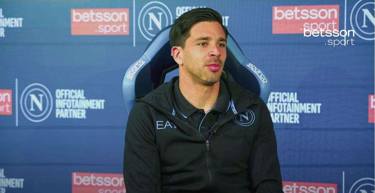 Simeone: "Voluto fortemente Napoli, qui sto benissimo! Che emozione il primo gol in Champions! Sullo Scudetto..."