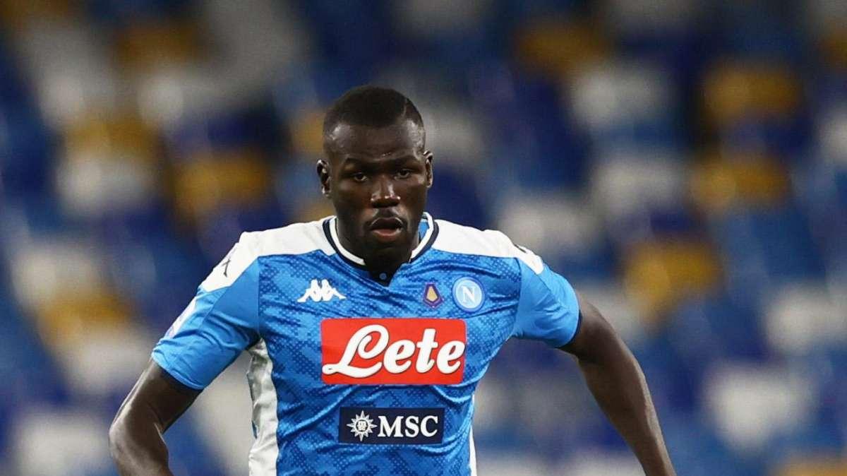 FOTO - Starace ed il post con Koulibaly che firma una maglia: segnale d’addio?