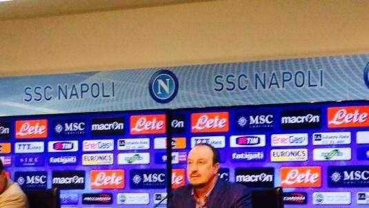 RILEGGI LIVE - Benitez: "La rosa crescerà, senza rincalzi di livello chi è titolare si rilassa. Zuniga pronto. Hamsik non è sul mercato! E' fondamentale per me e la società!"