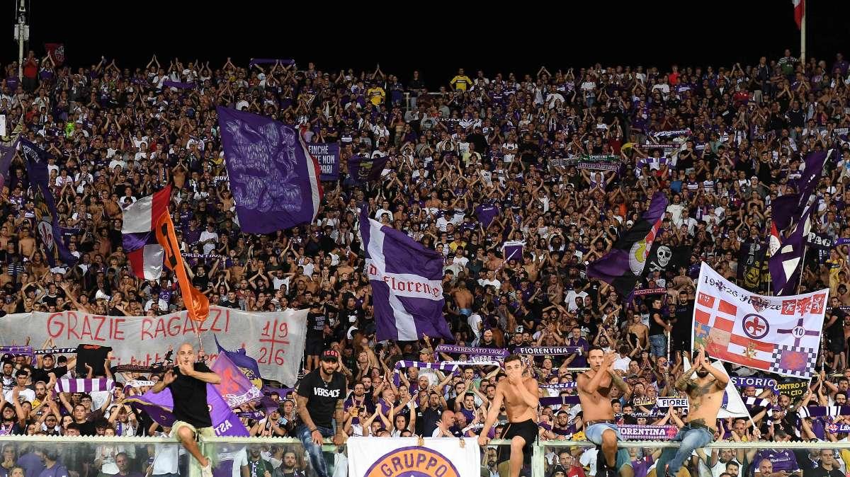 Vergogna al Franchi, il papà del bimbo francese: “Insultato e costretto a togliere la maglia azzurra!”