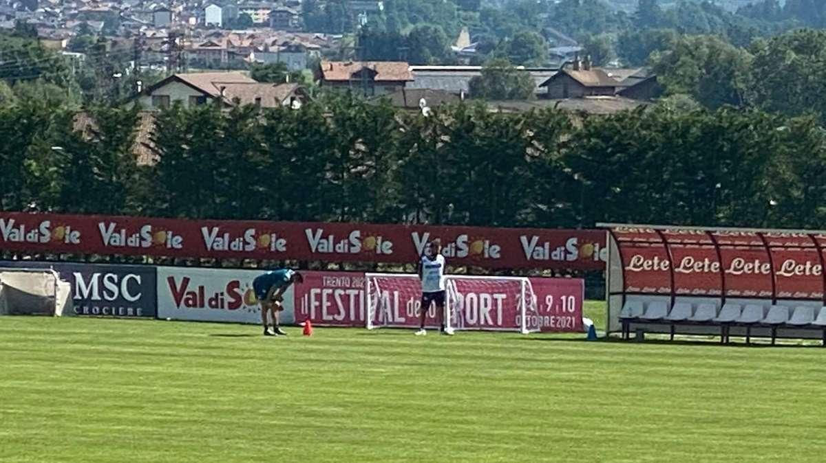 FOTO TN - Lavoro personalizzato per Manolas: il difensore si allena a parte