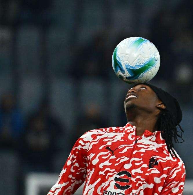 Milan, problemi per Allegri: un big non si allena in gruppo, è in dubbio per la Roma